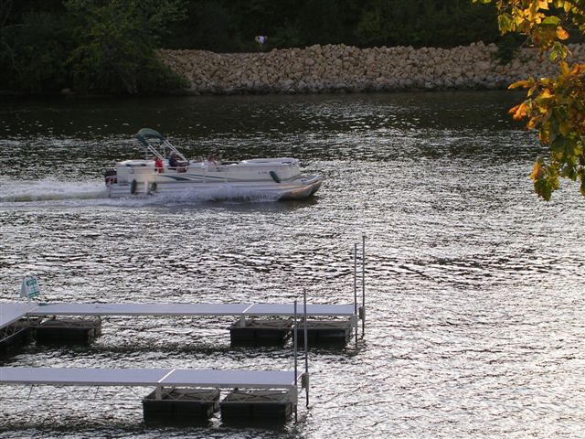 rudeenpontoon0483.jpg